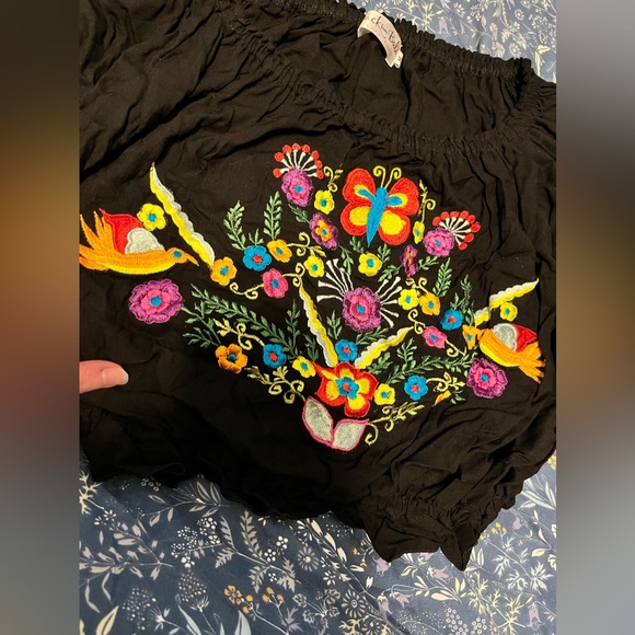 Embroidered colorful crop top! - Picture 2 of 6